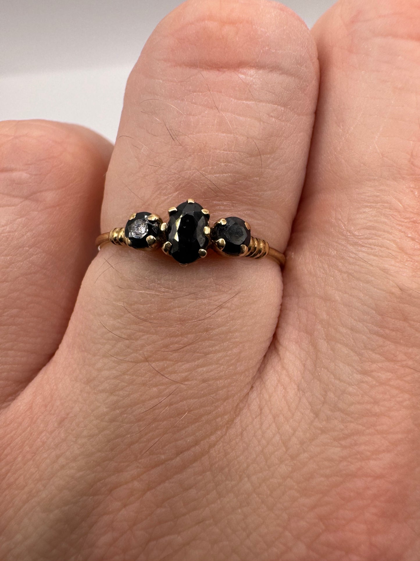 9ct gold sapphire ring
