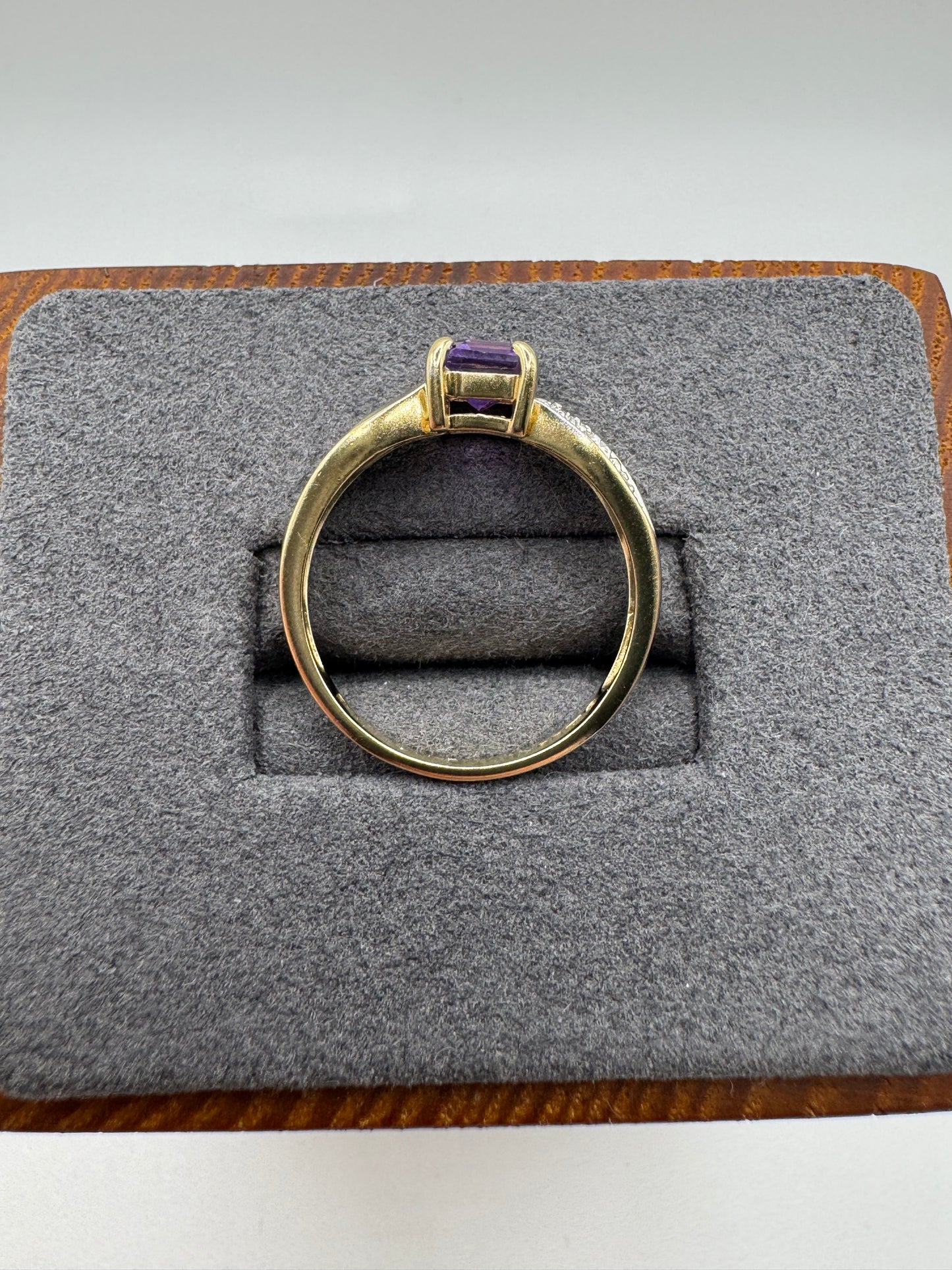 9ct gold amethyst and diamond ring