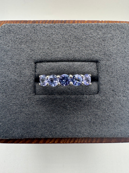 9ct white gold tanzanite ring