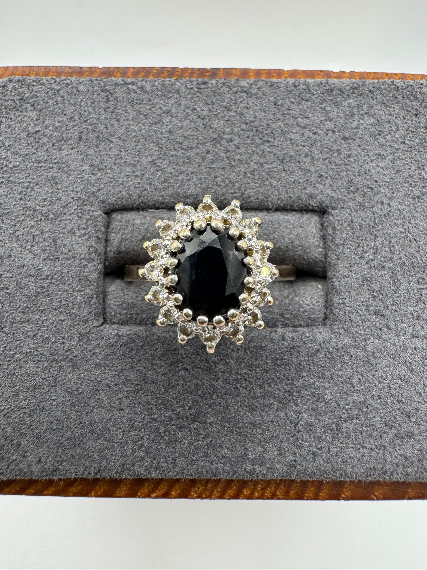 9ct gold sapphire and diamond cluster ring