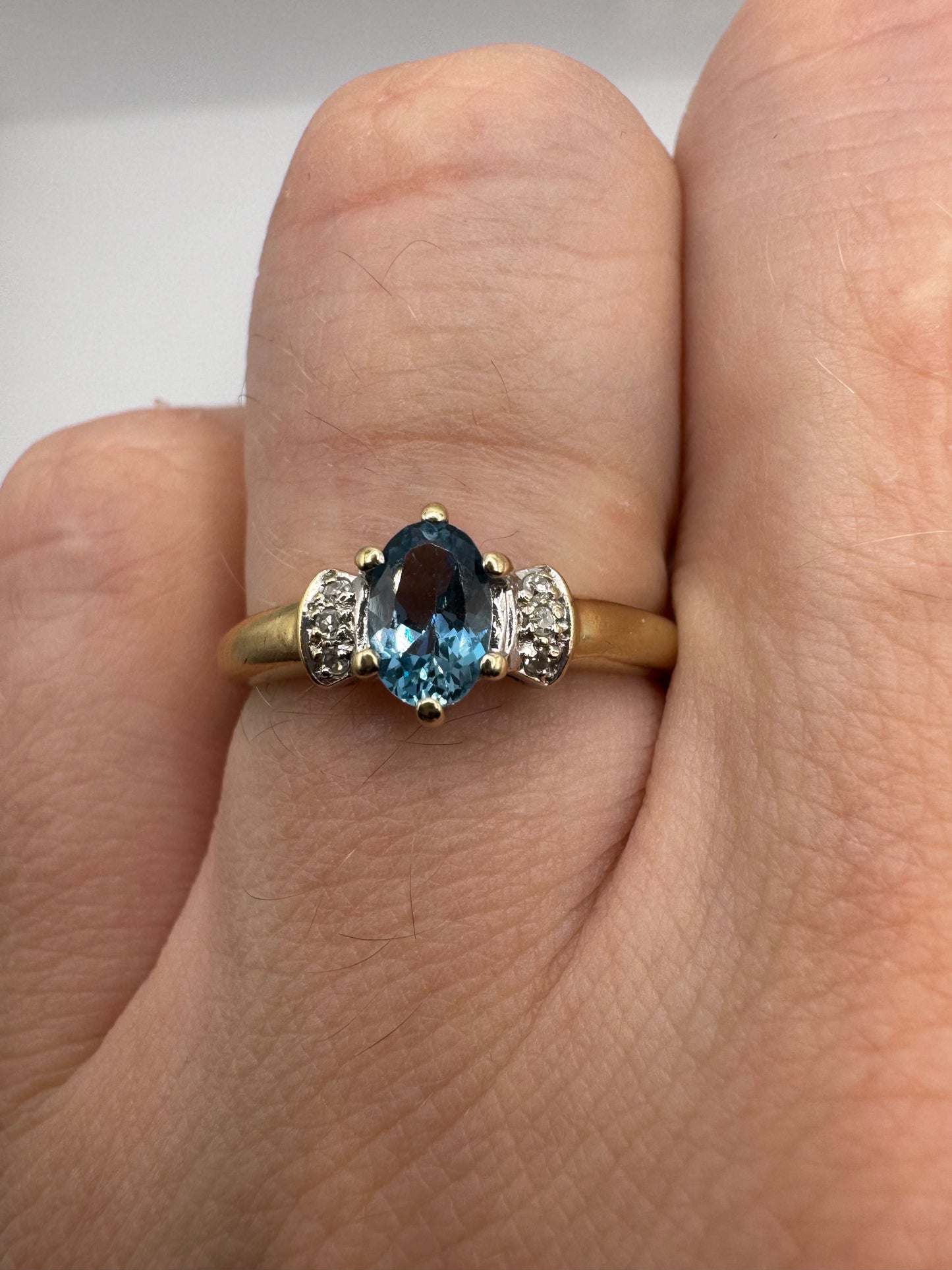 9ct gold topaz and diamond ring