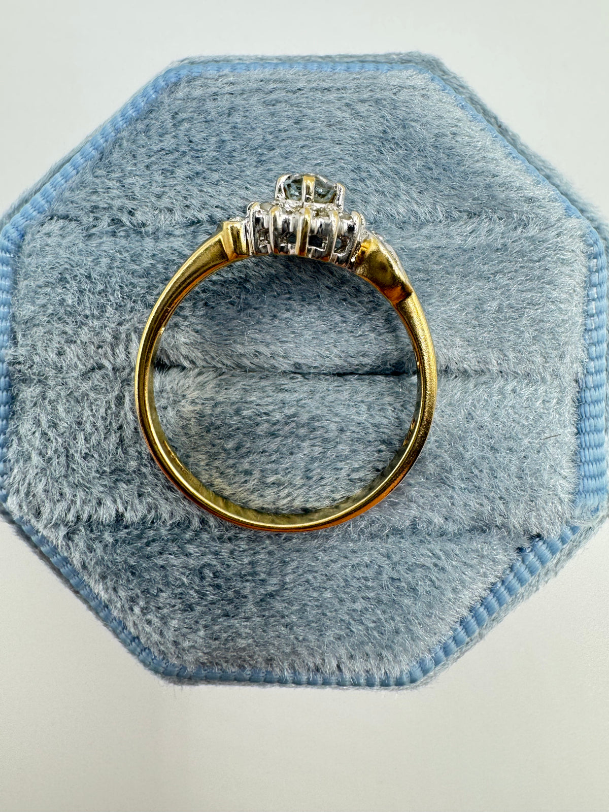 9ct gold aquamarine and diamond ring