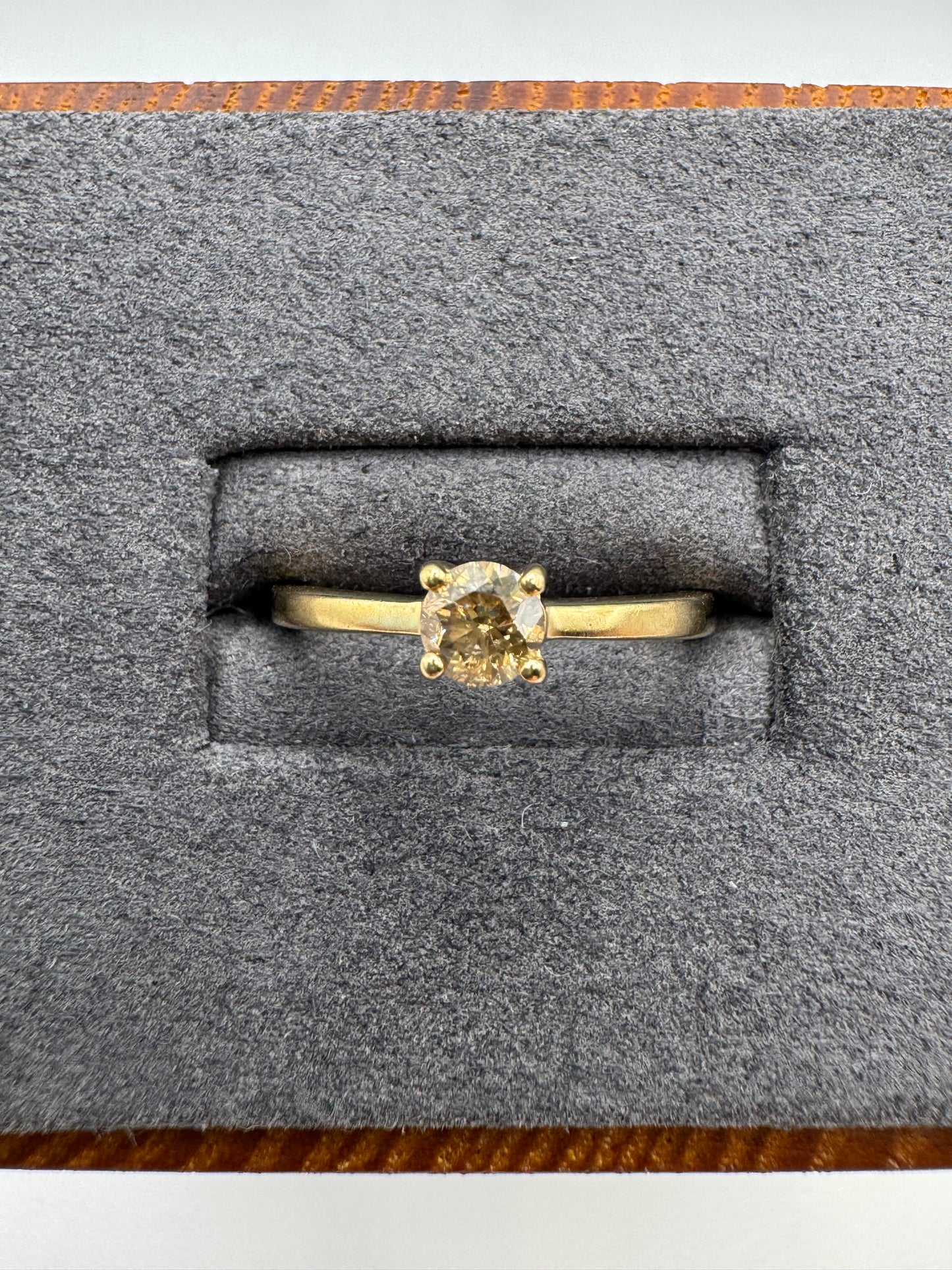 9ct gold champagne diamond ring