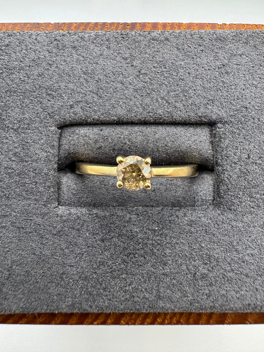 9ct gold champagne diamond ring