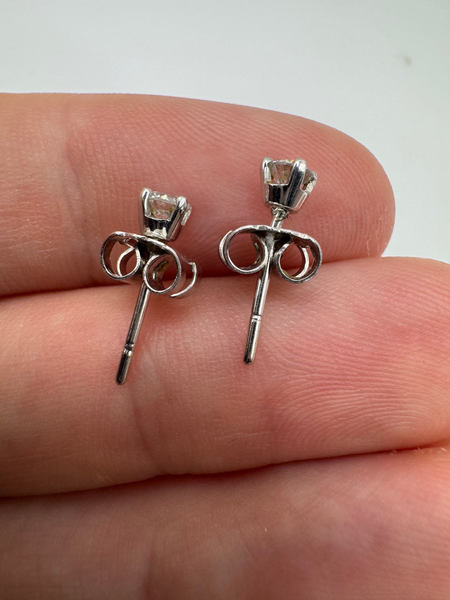 18ct gold diamond earrings