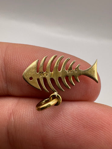 14ct gold fish charm
