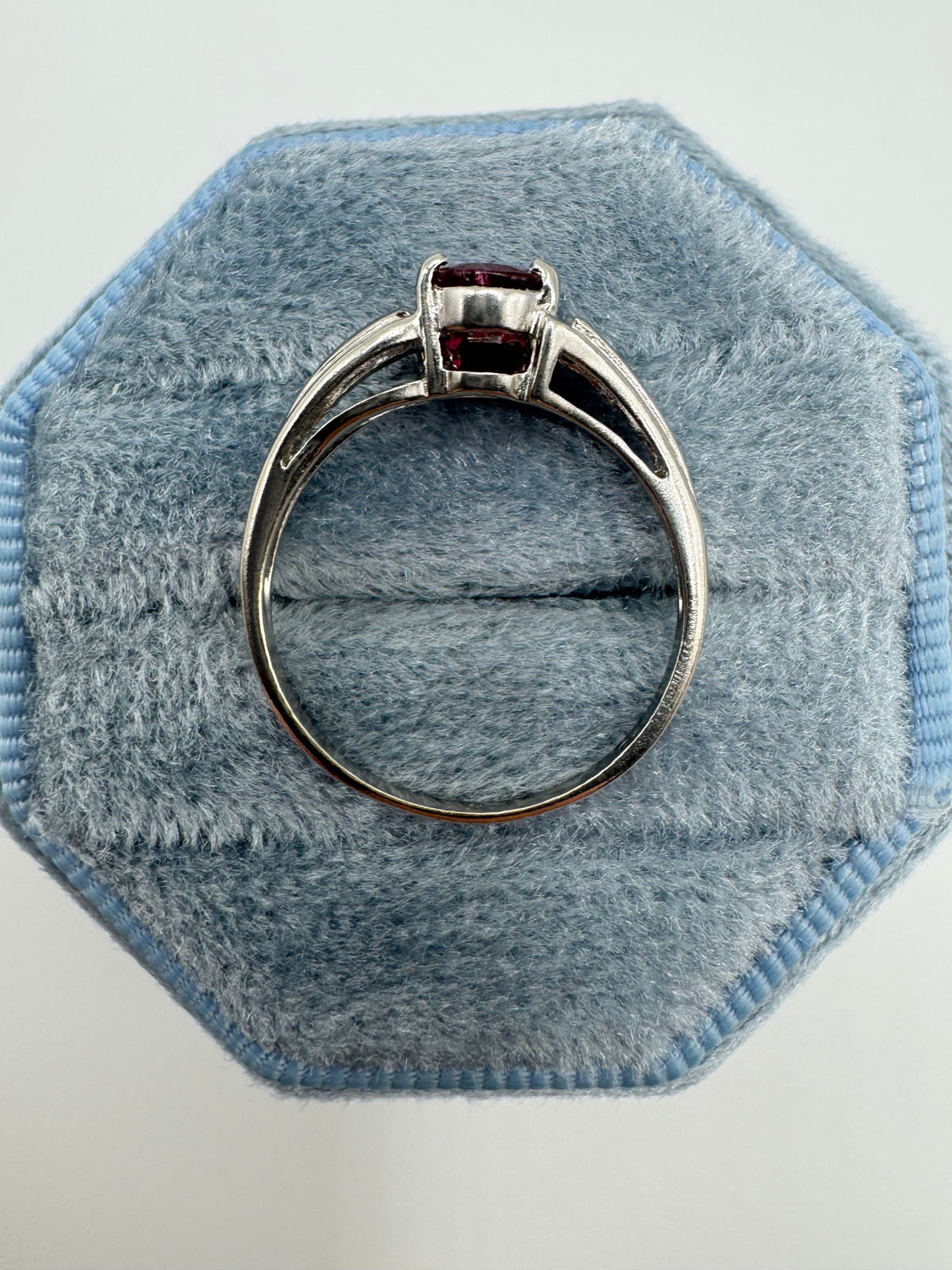 9ct white gold tourmaline ring