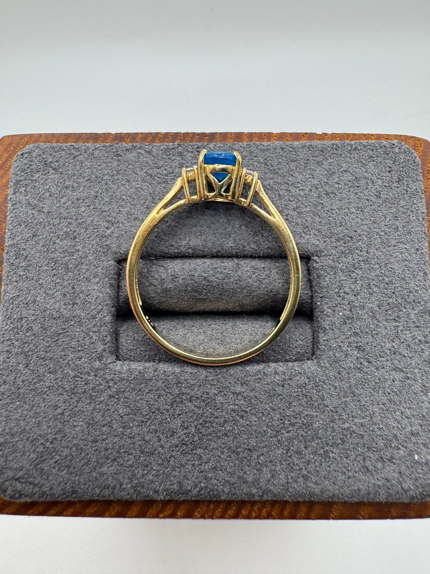9ct gold blue apatite and diamond ring