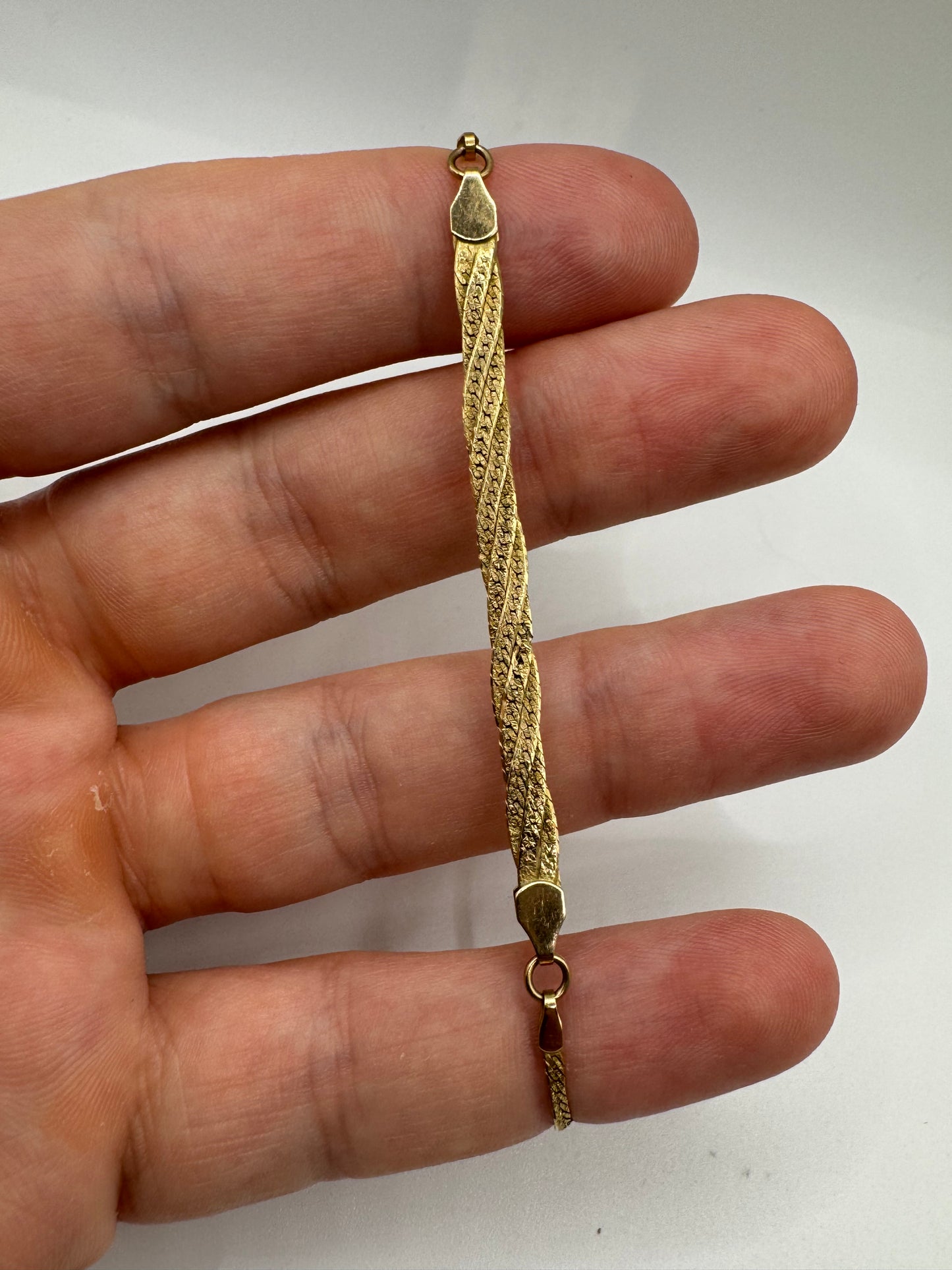 9ct gold bracelet 8