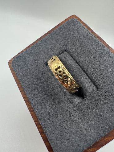 9ct gold Celtic band