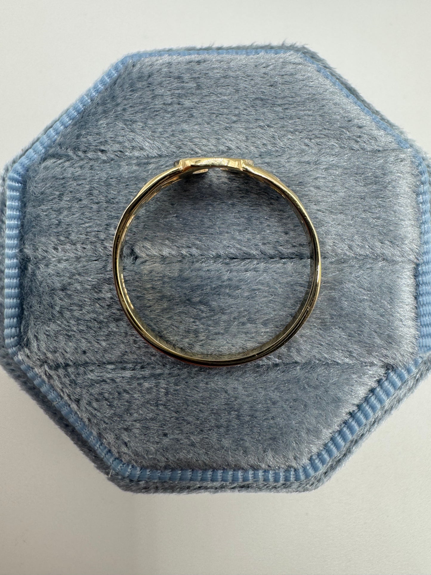 9ct gold horseshoe ring
