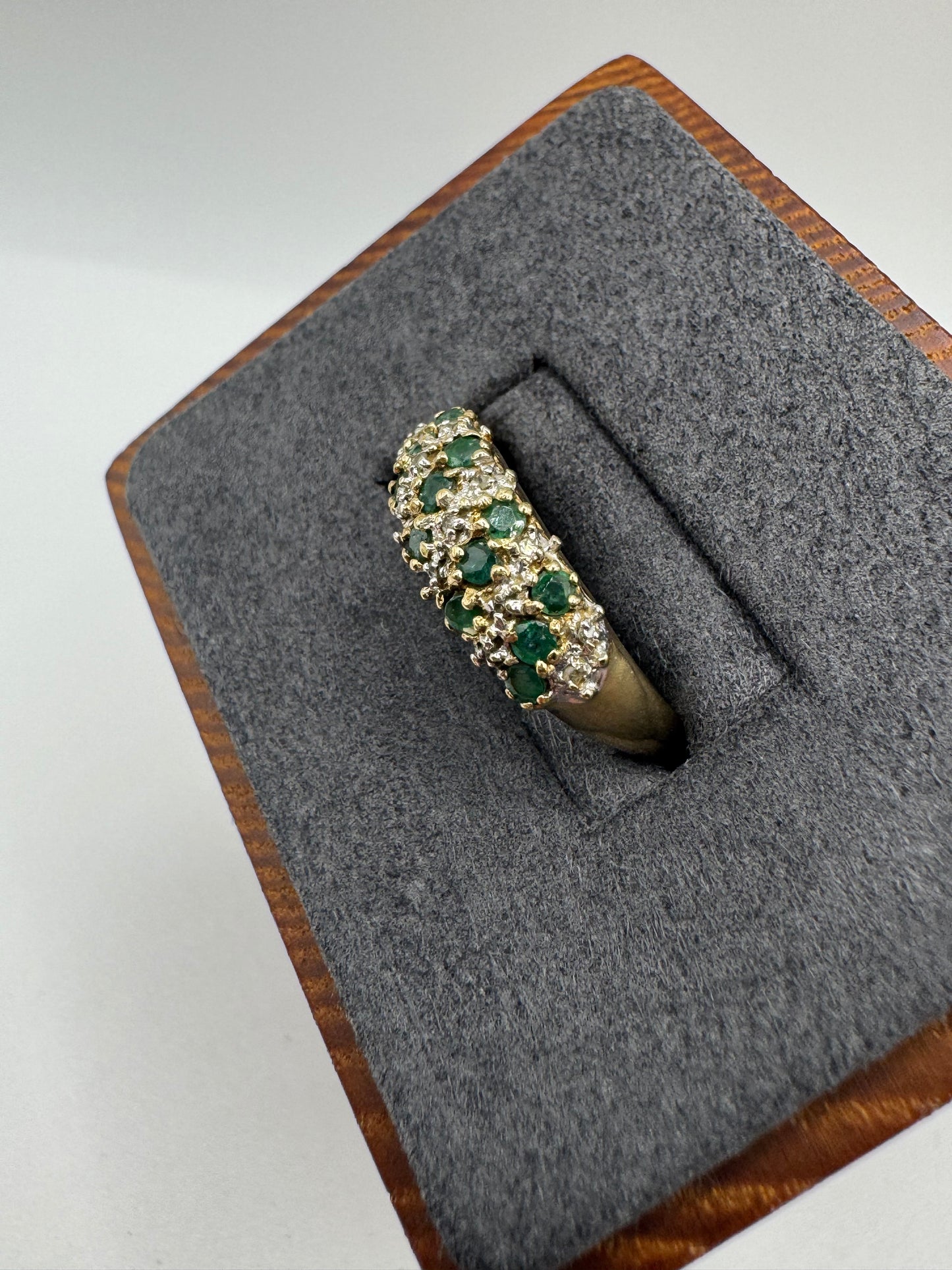 9ct gold emerald and diamond ring