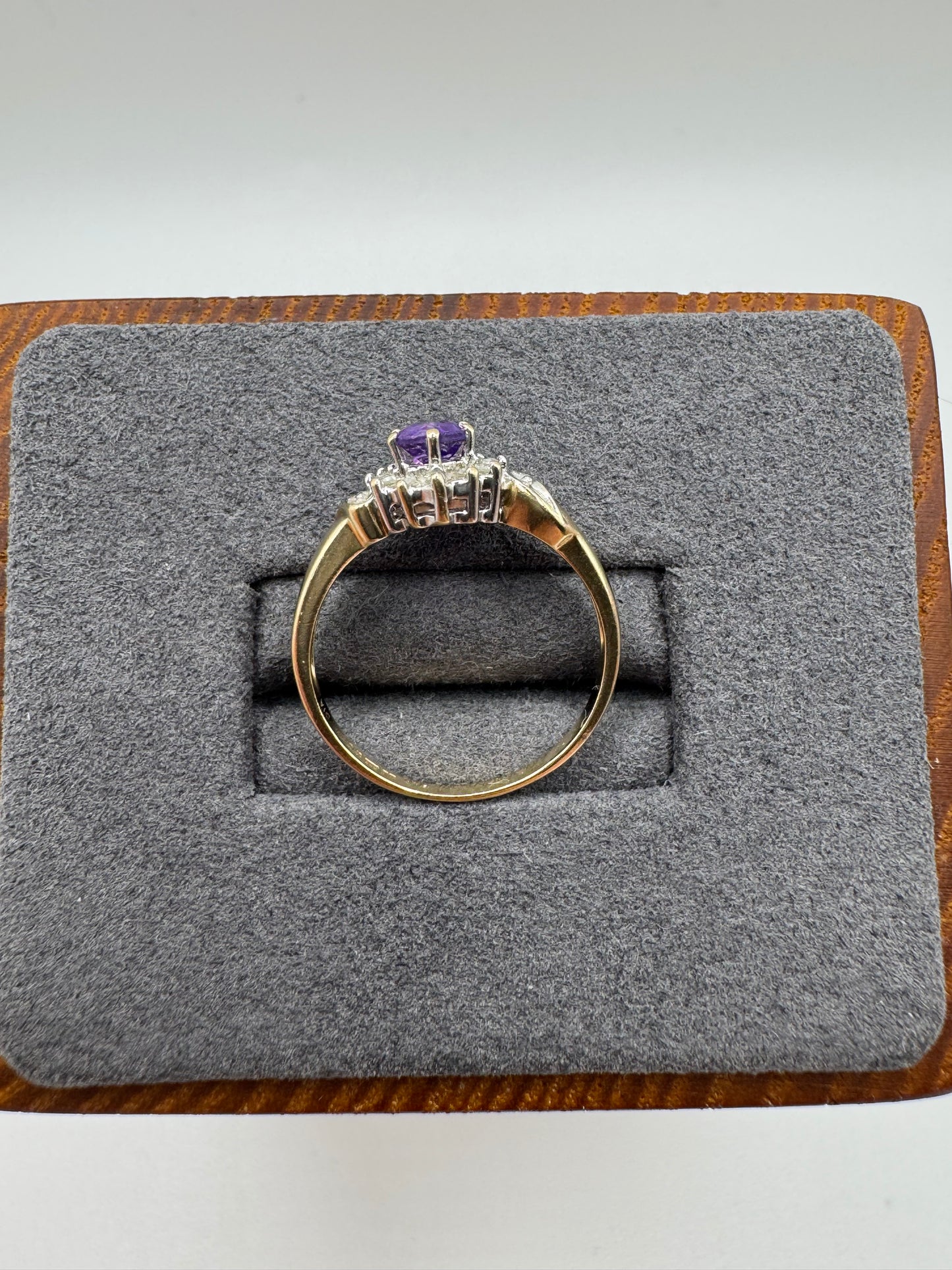 9ct gold amethyst and diamond ring