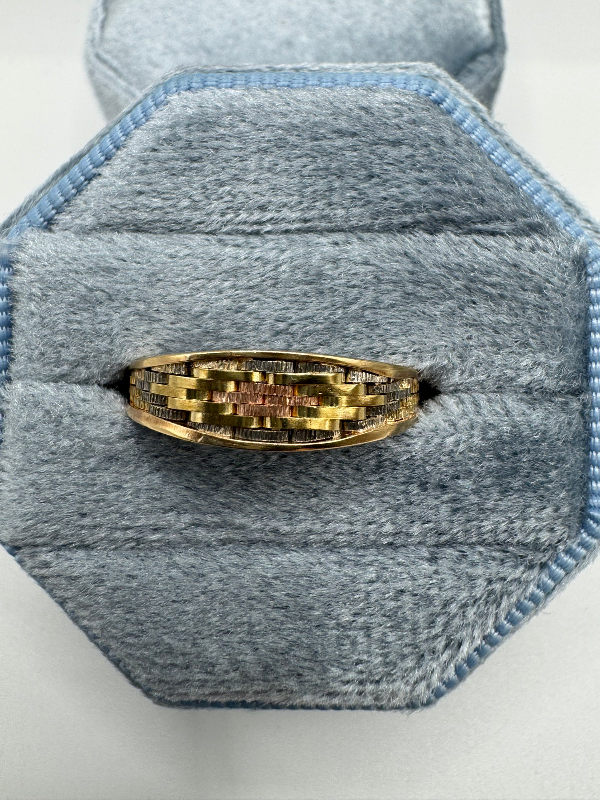 9ct tri-gold ring