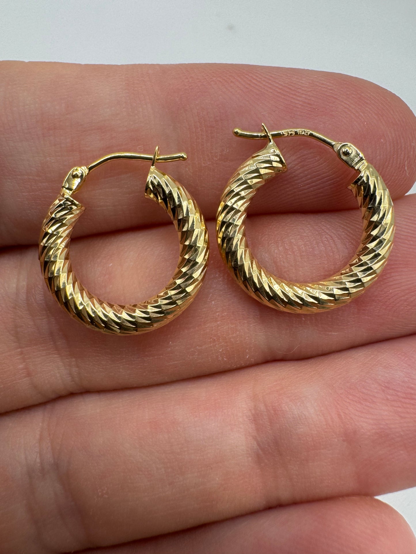 9ct gold patterned creole earrings