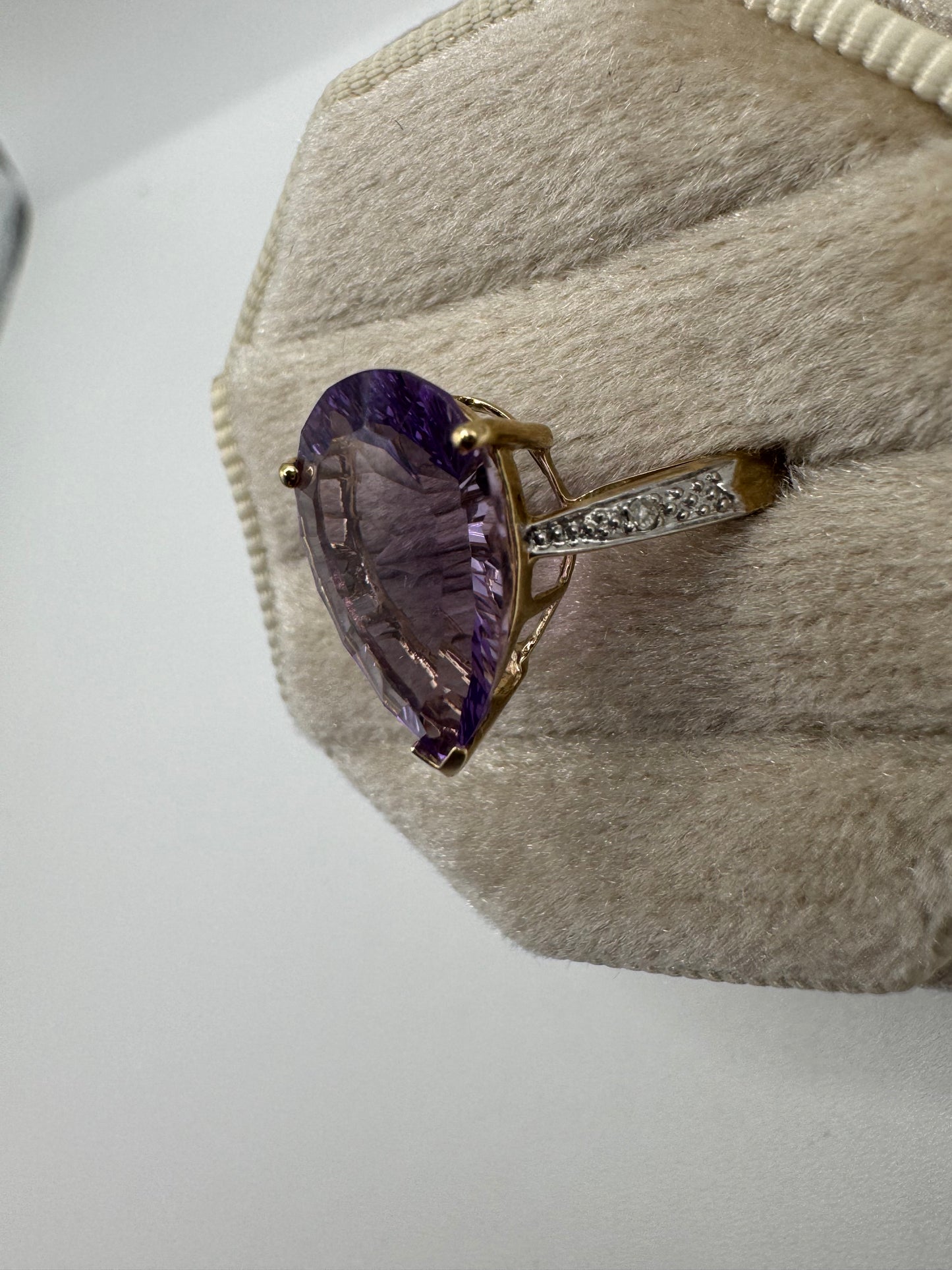 9ct gold amethyst and diamond ring