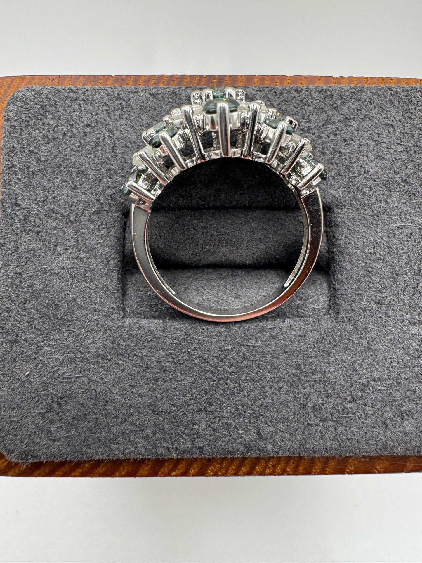 14ct white gold 1.5ct teal and white diamond cluster ring