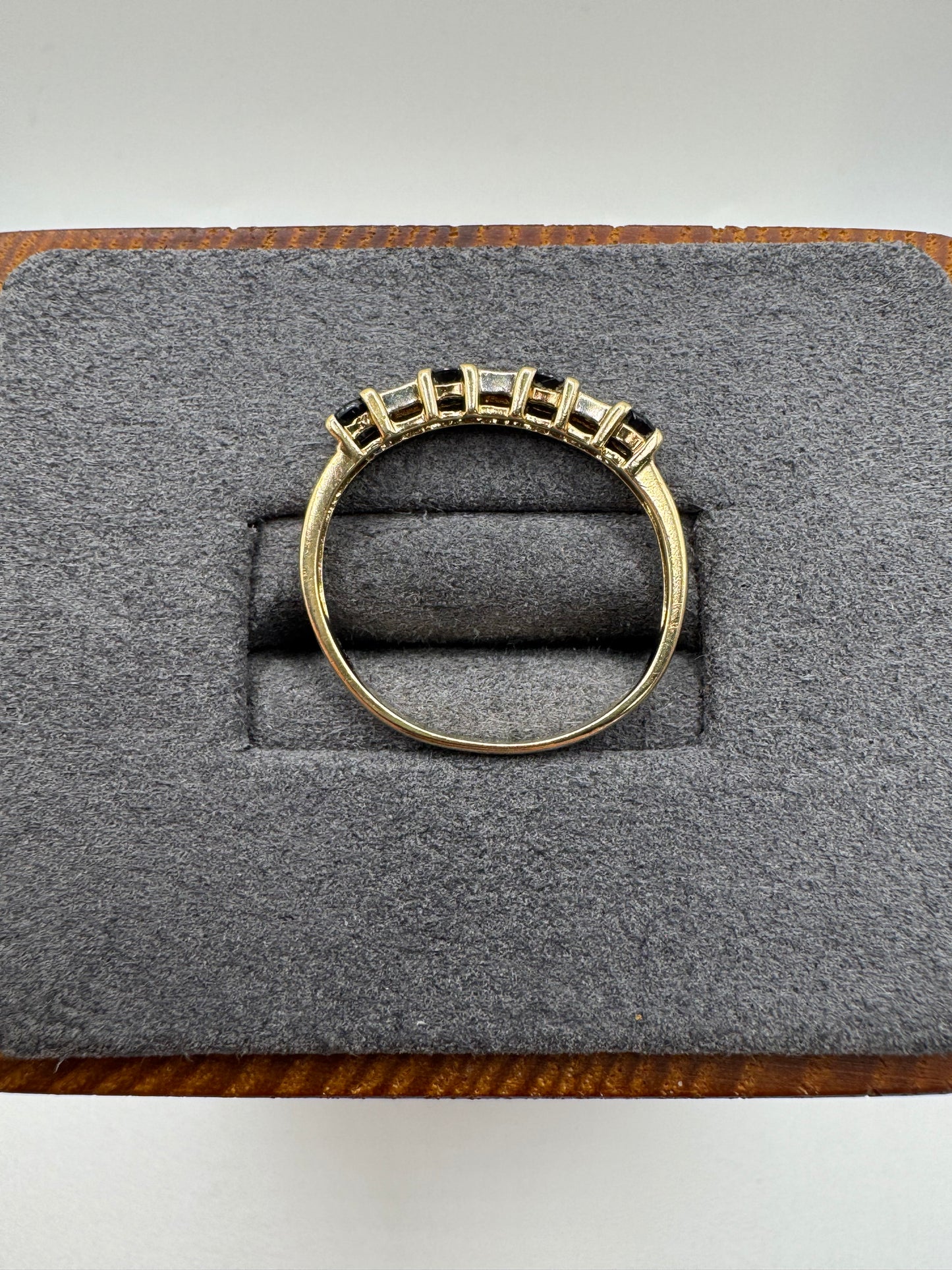 9ct gold sapphire and diamond ring