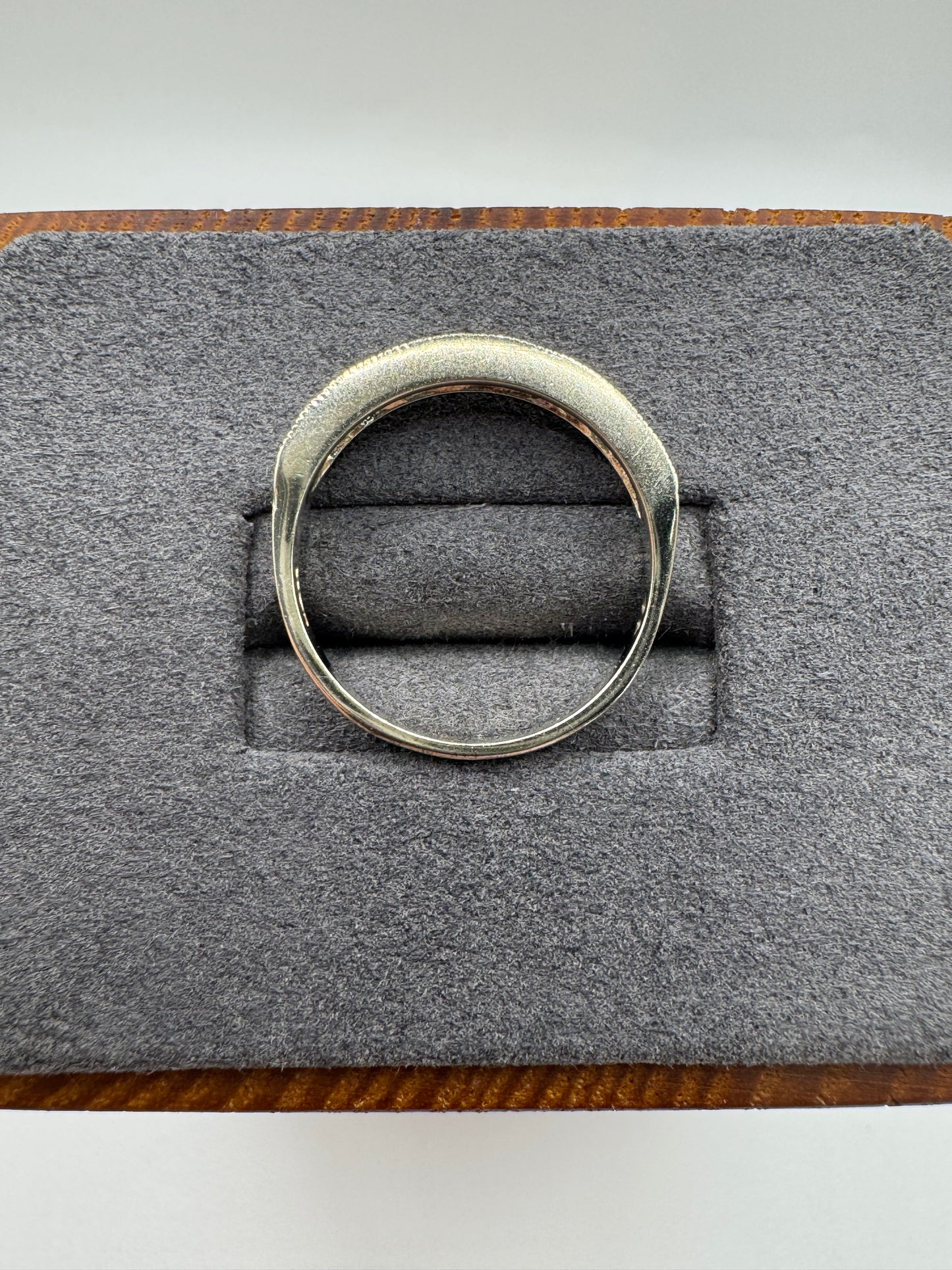 9ct gold sapphire ring