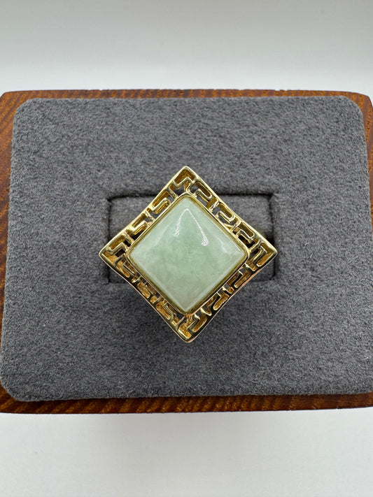 14ct gold jade ring