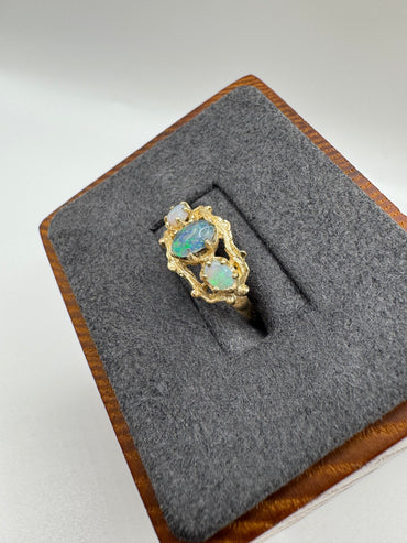 9ct gold opal ring