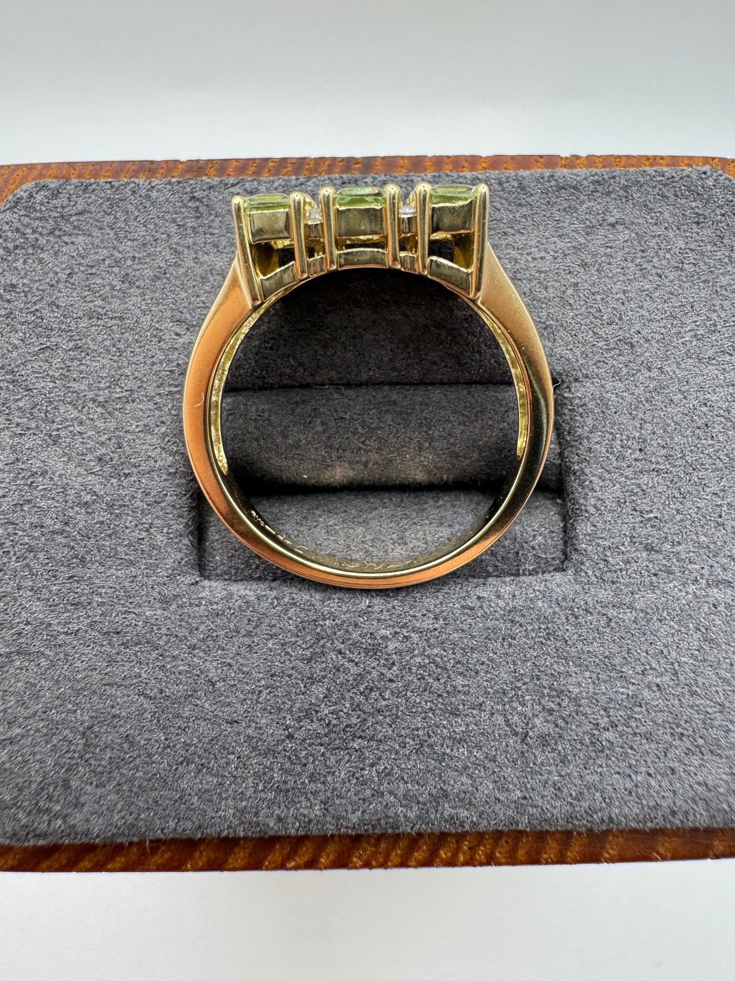 9ct gold green sapphire and aquamarine cluster ring