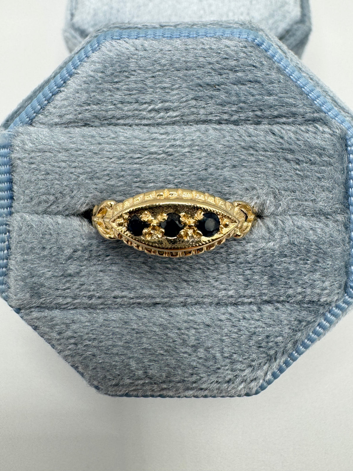 9ct gold sapphire gypsy ring