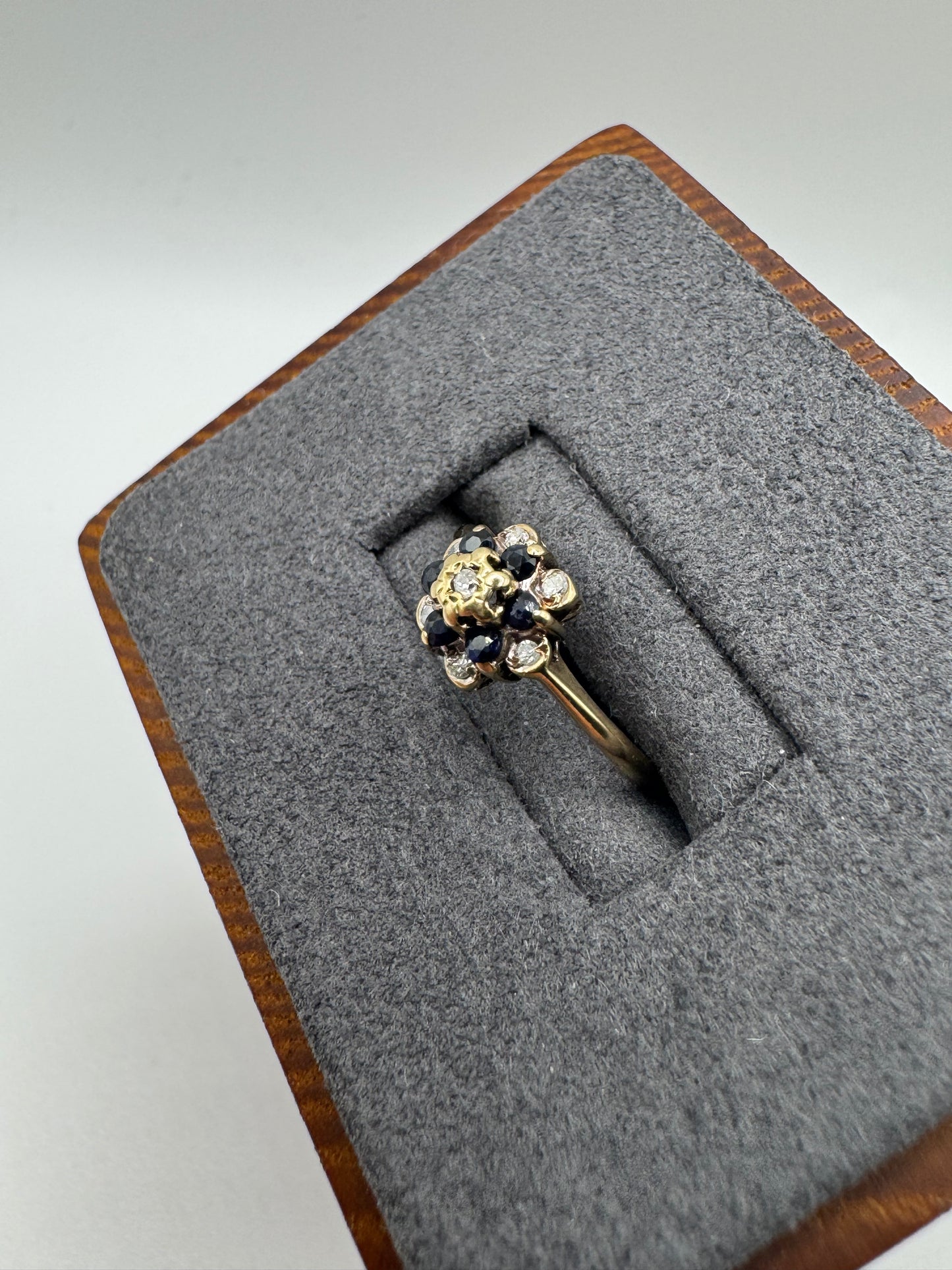 9ct gold sapphire and diamond ring
