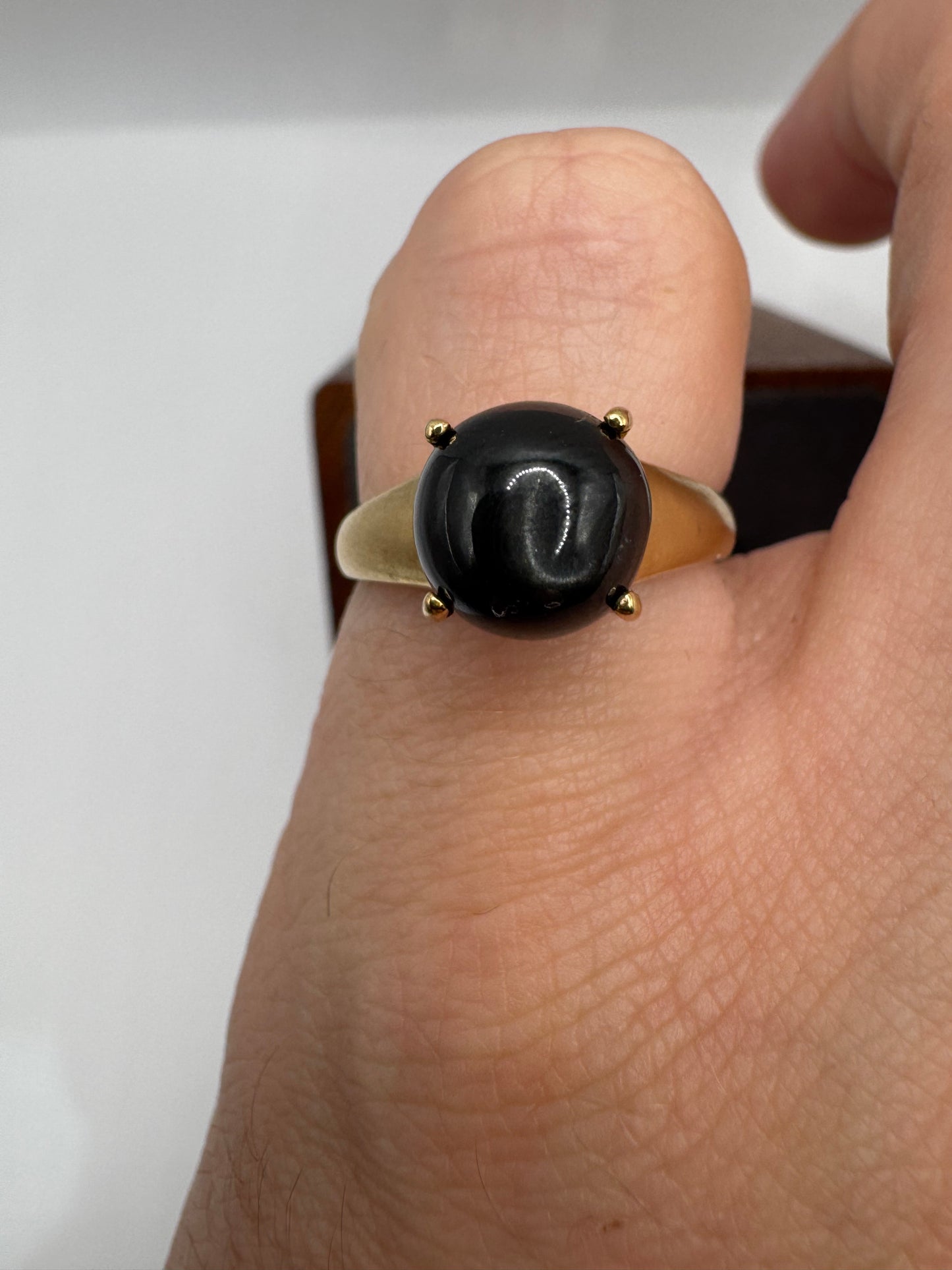 9ct gold star sapphire ring