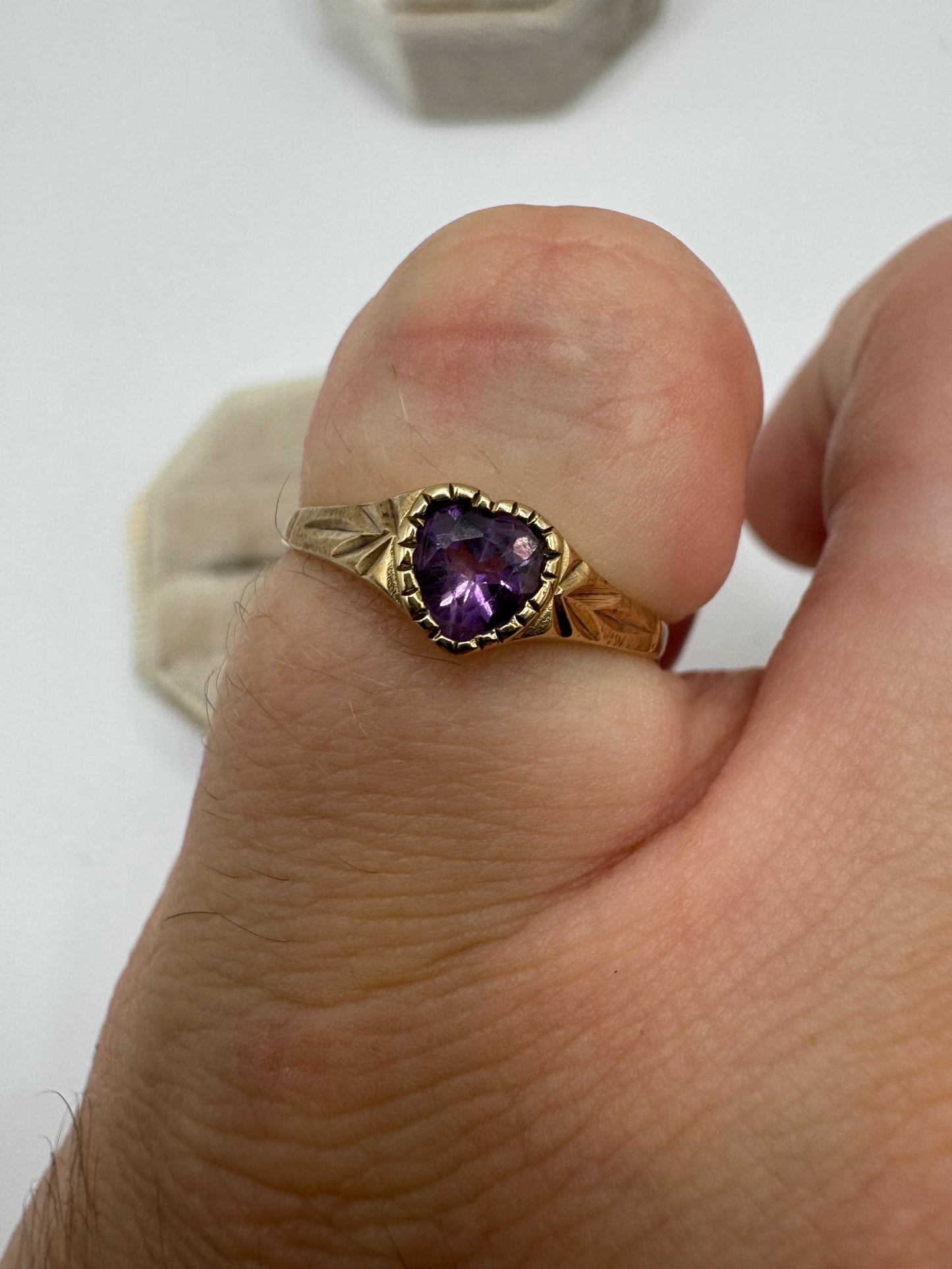 9ct gold amethyst heart ring