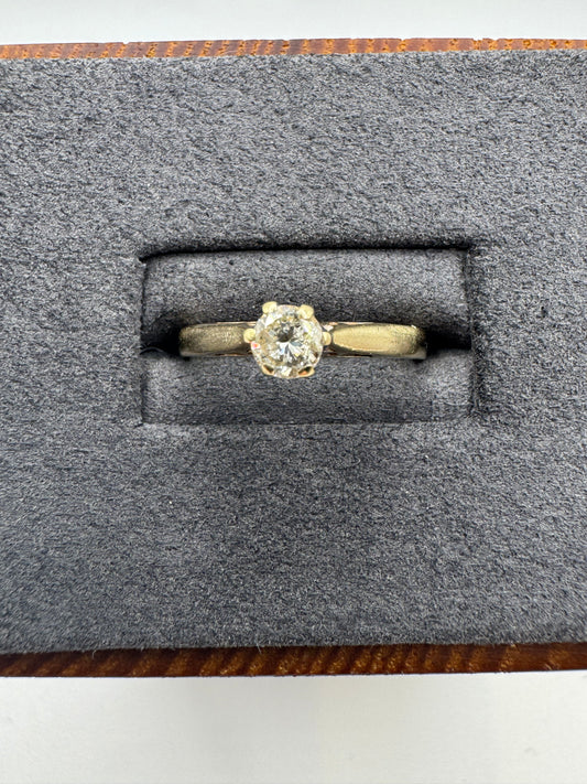 9ct gold 0.25ct diamond ring