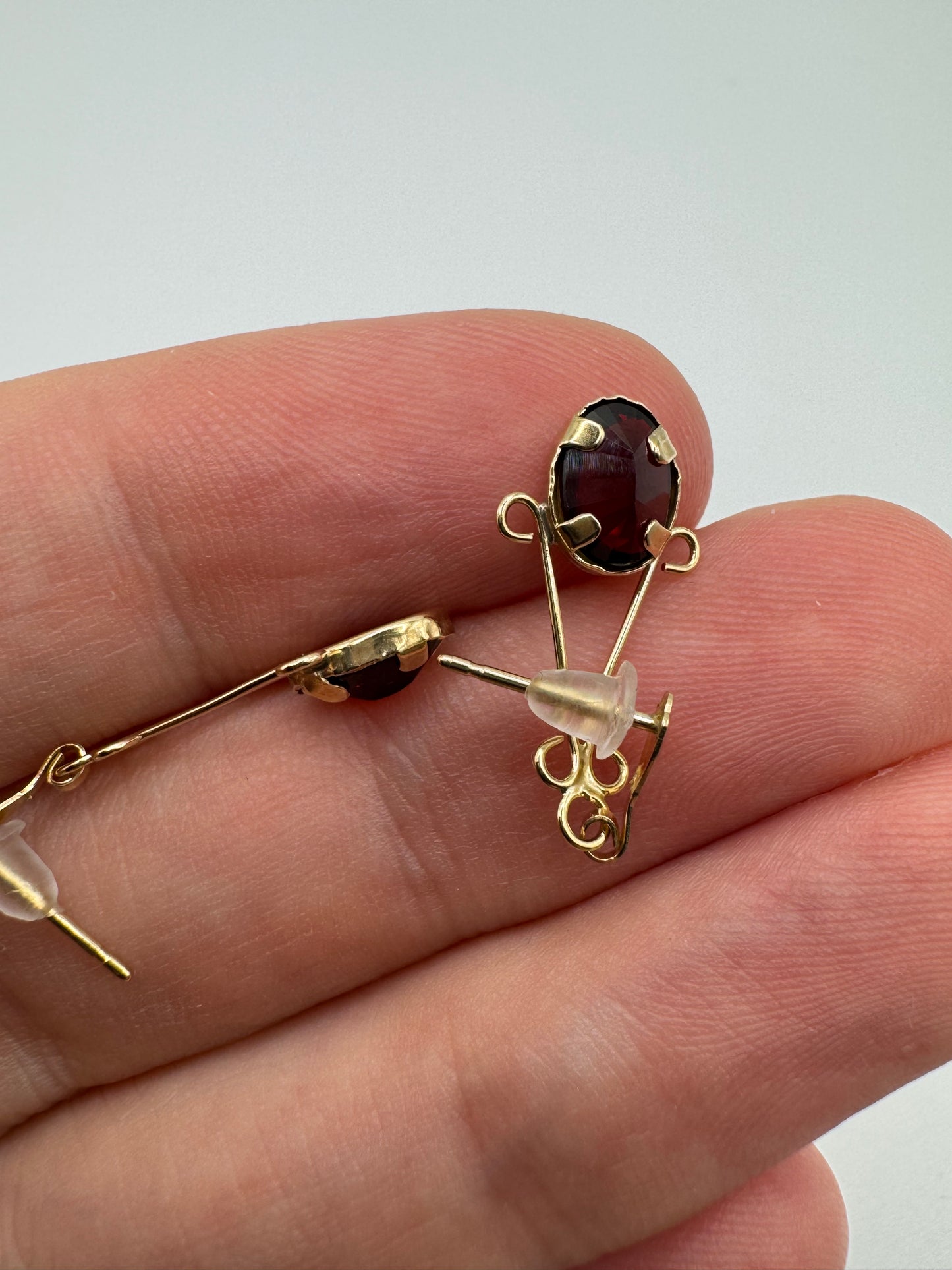 9ct gold garnet earrings