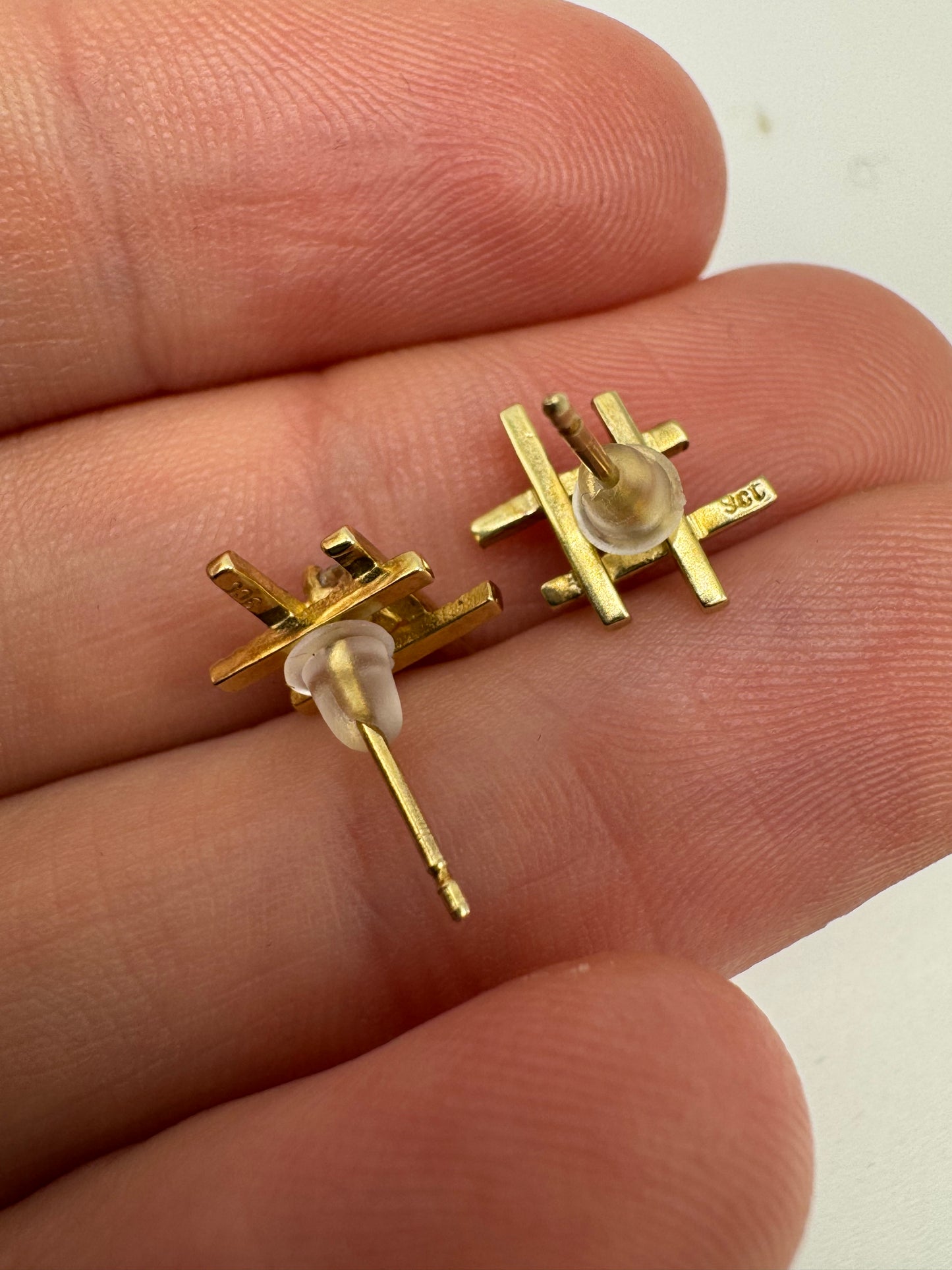 9ct gold cz hashtag style earrings