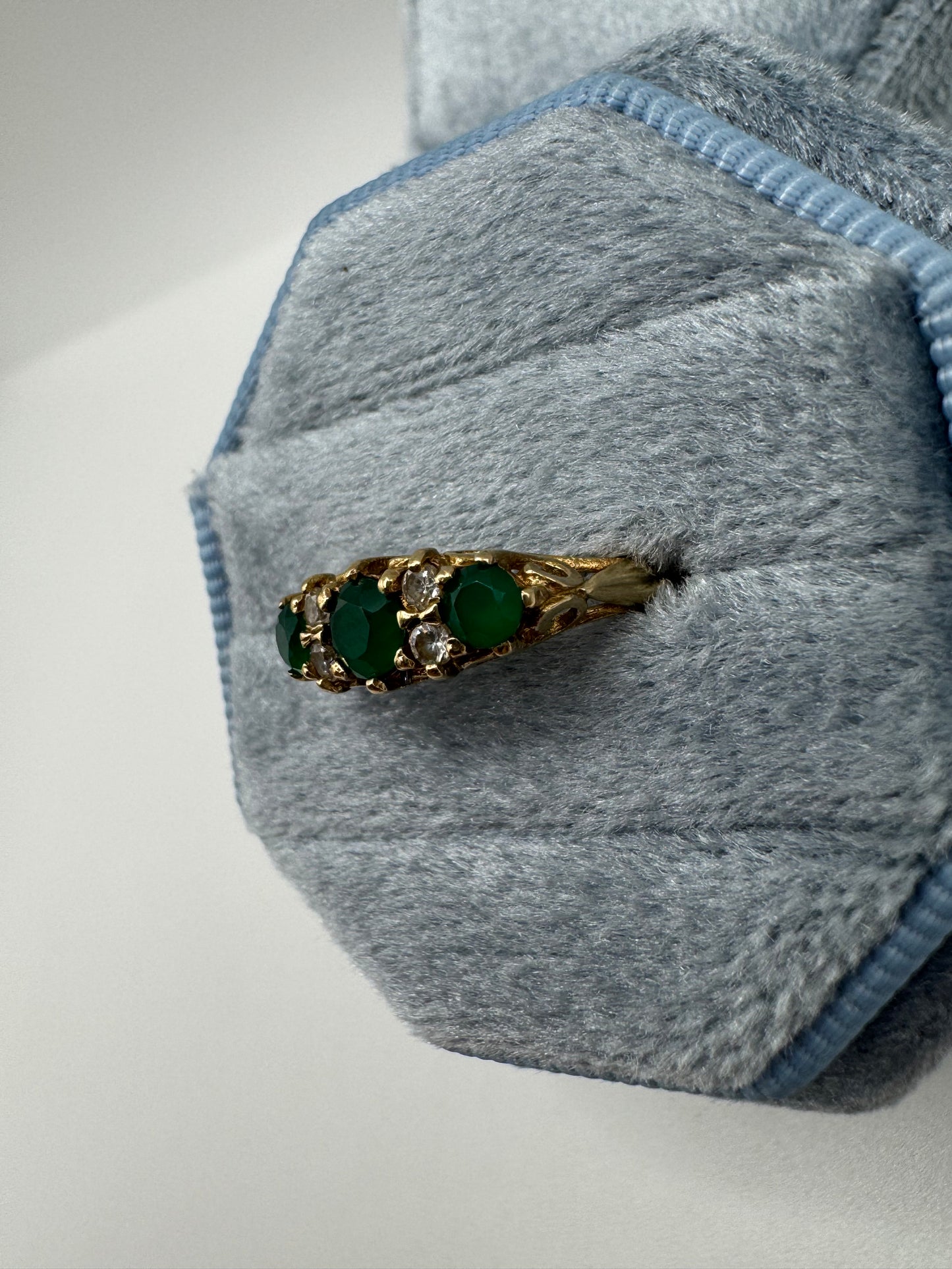 9ct gold green agate and cz ring