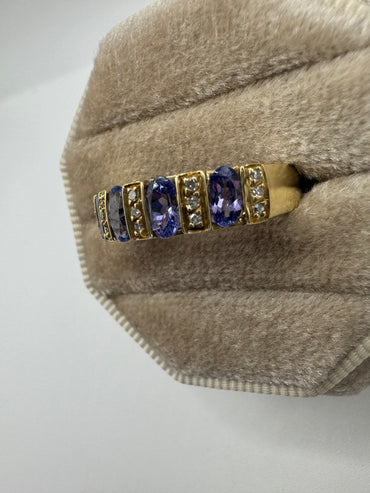 Heavy 9ct gold tanzanite and diamond ring