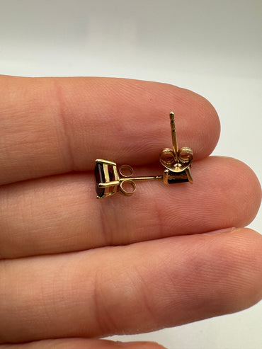 9ct gold garnet earrings