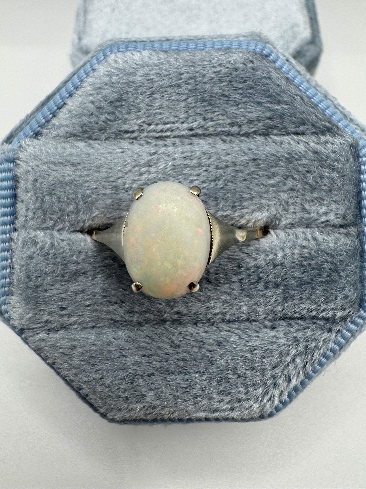 9ct gold opal ring
