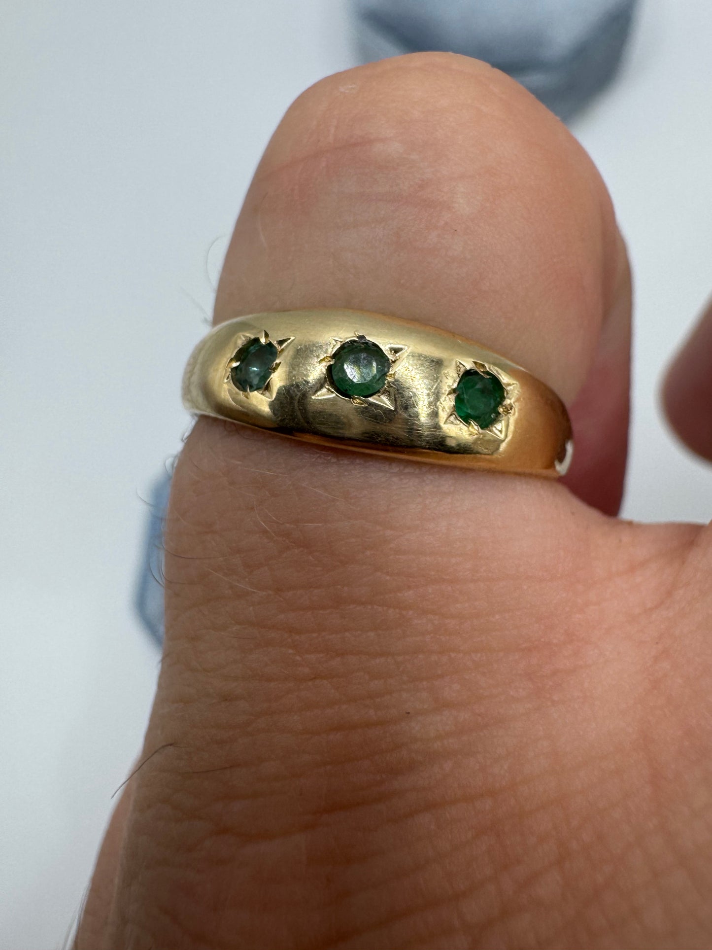 9ct gold emerald gypsy ring