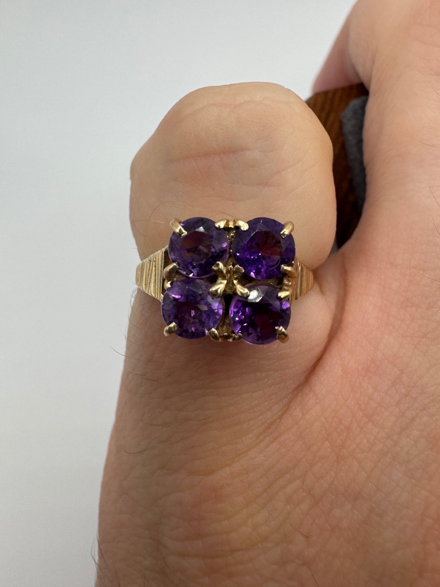 9ct gold amethyst ring