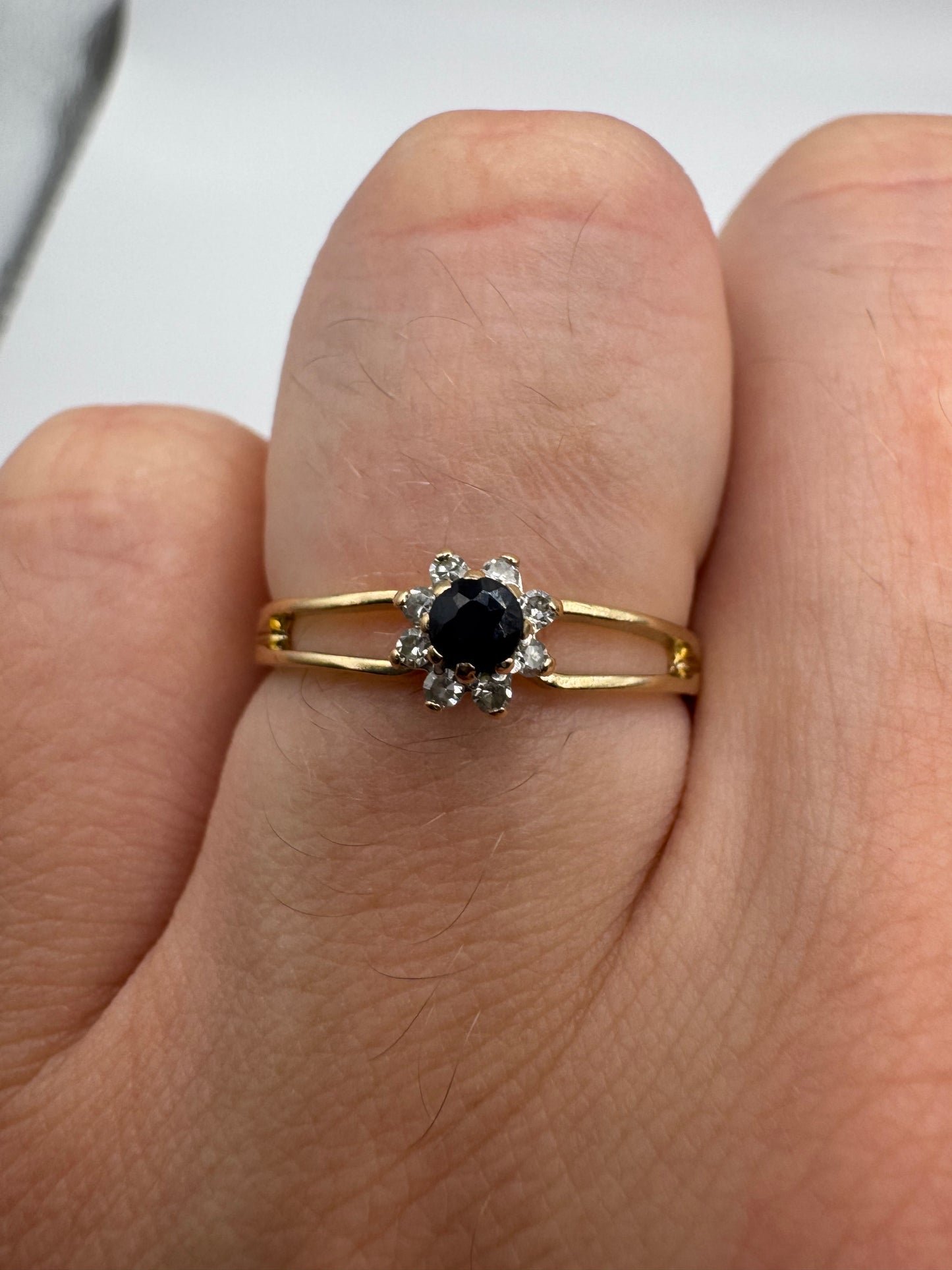 9ct gold sapphire and diamond ring