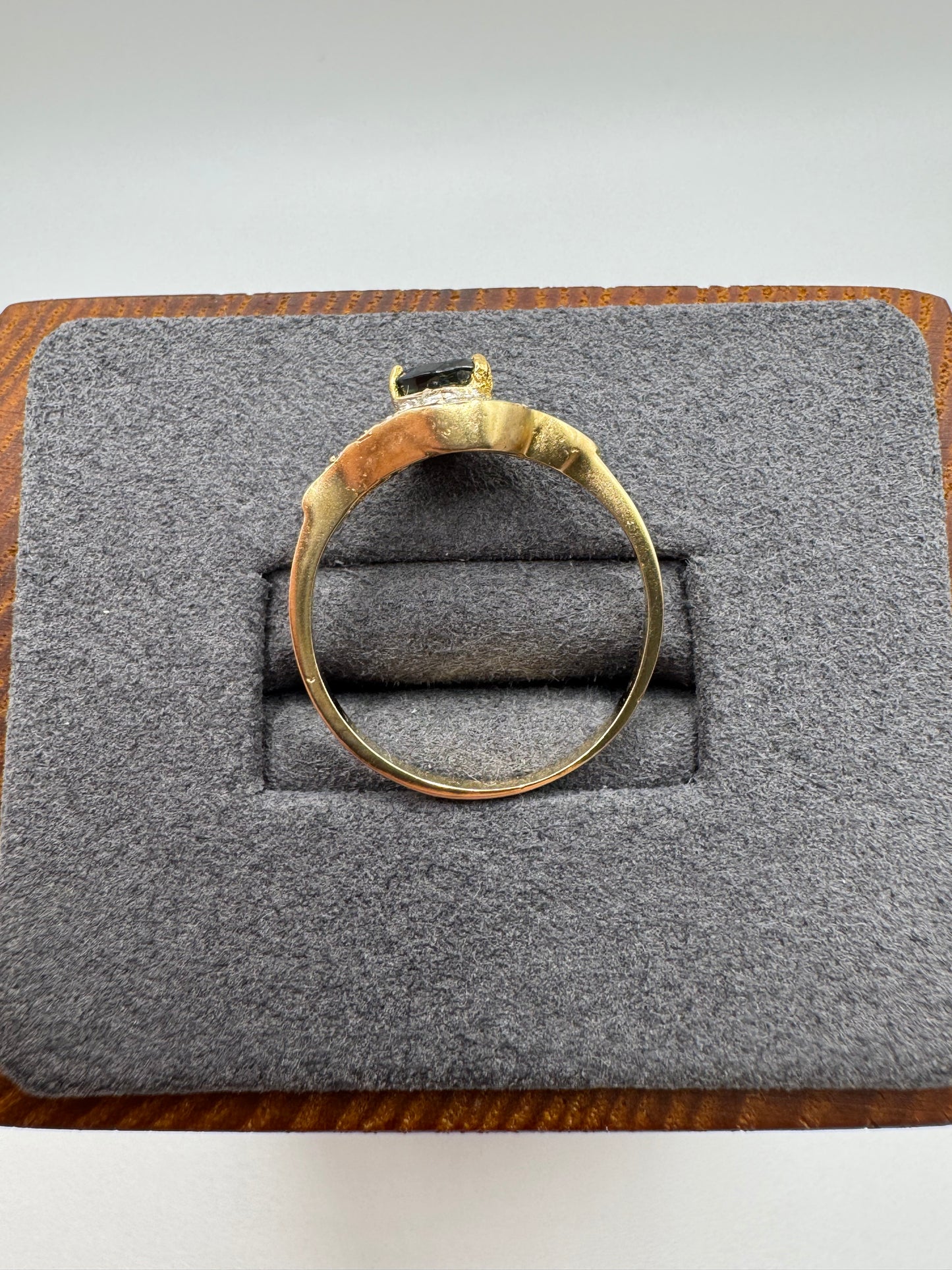 9ct gold sapphire and diamond ring