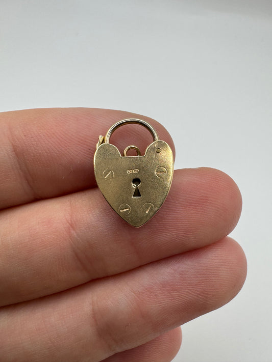 9ct gold padlock 35