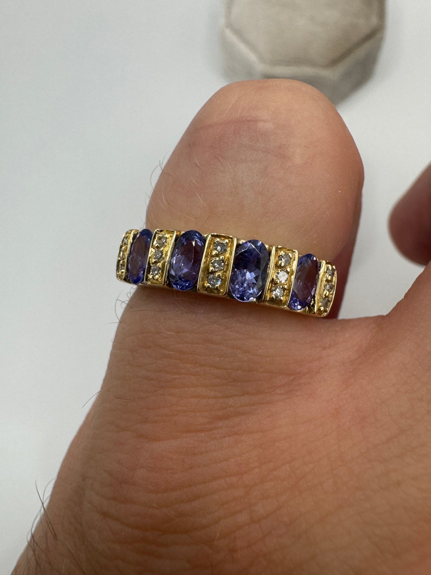 Heavy 9ct gold tanzanite and diamond ring