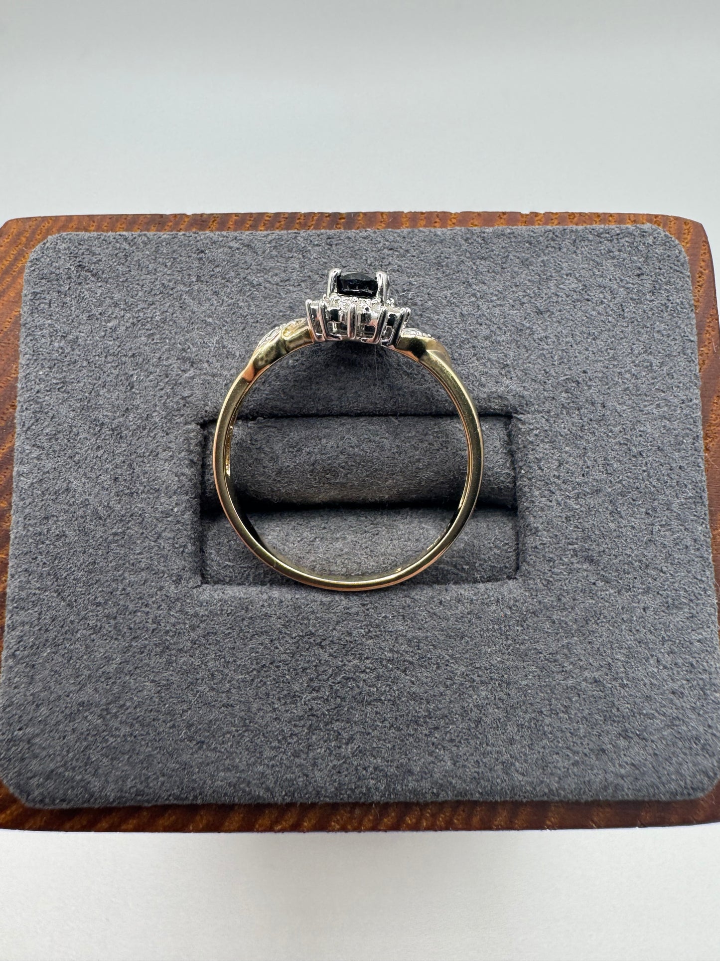 9ct gold sapphire and diamond ring