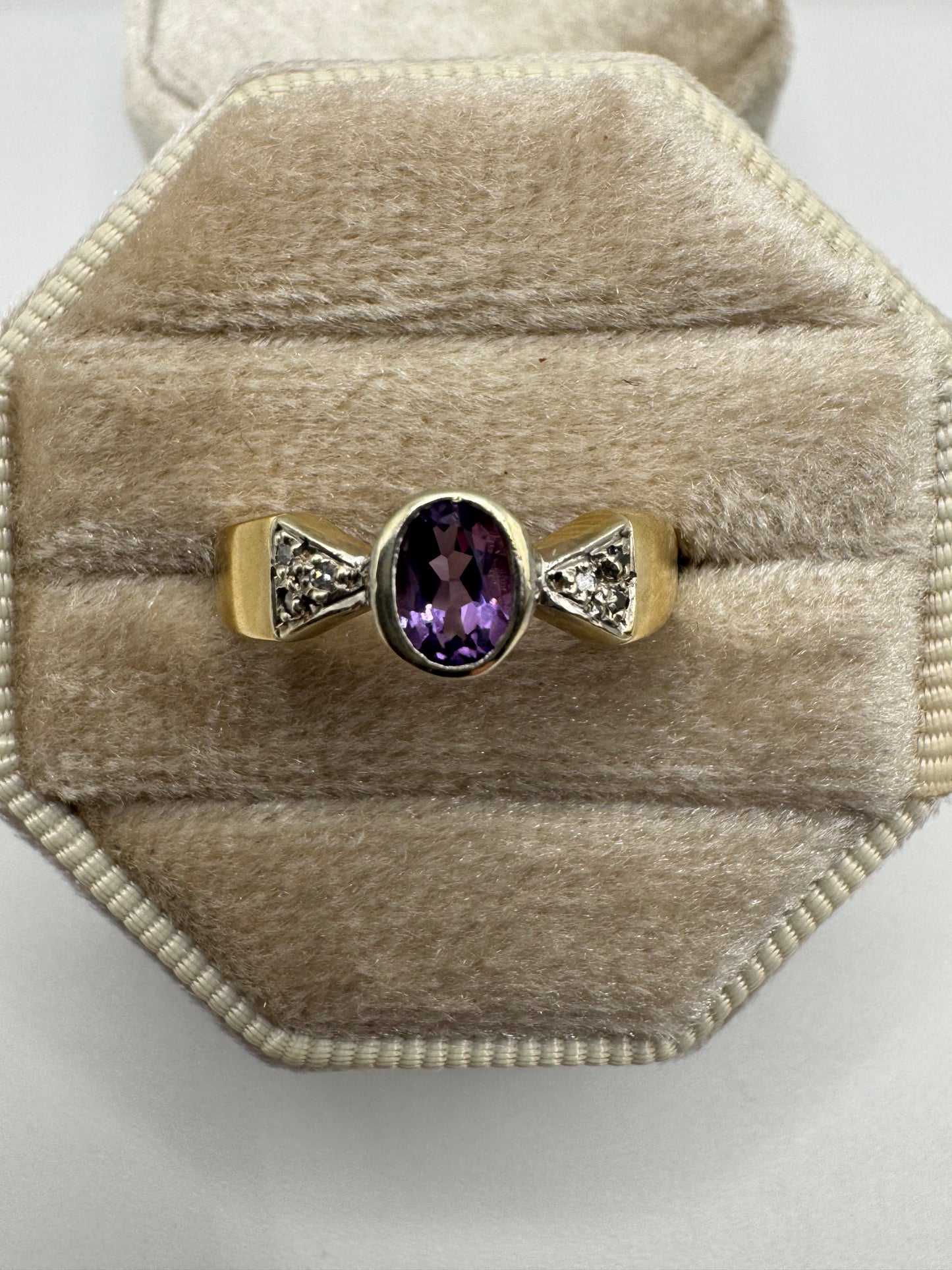9ct gold amethyst and diamond ring