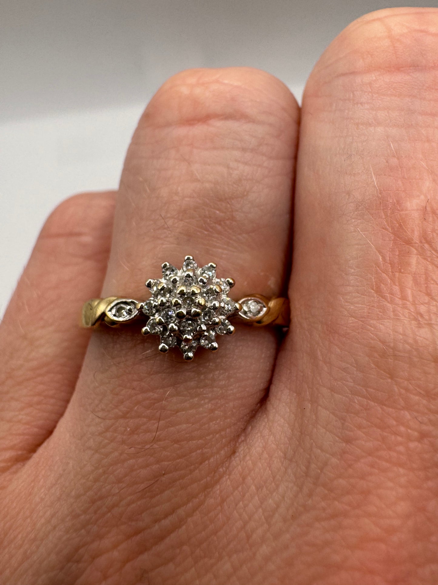 9ct gold diamond cluster ring