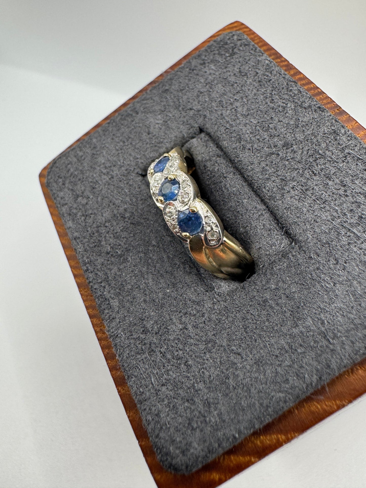 9ct gold London blue topaz and diamond ring