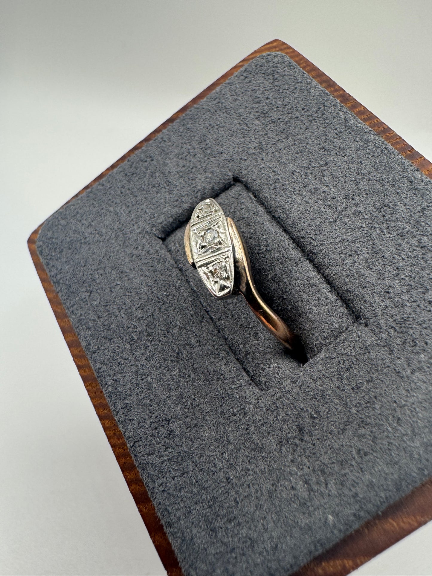 9ct gold diamond ring