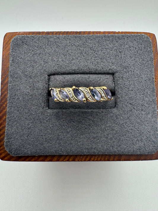 9ct gold tanzanite and diamond ring