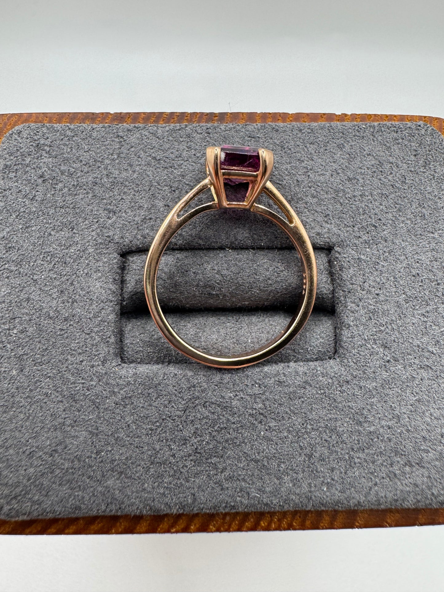 9ct rose gold garnet ring